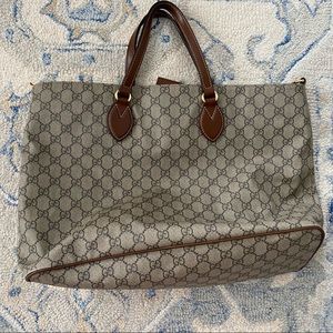 Gucci medium size crossbody beige